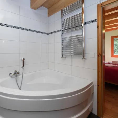 Banksia By Interhome *
