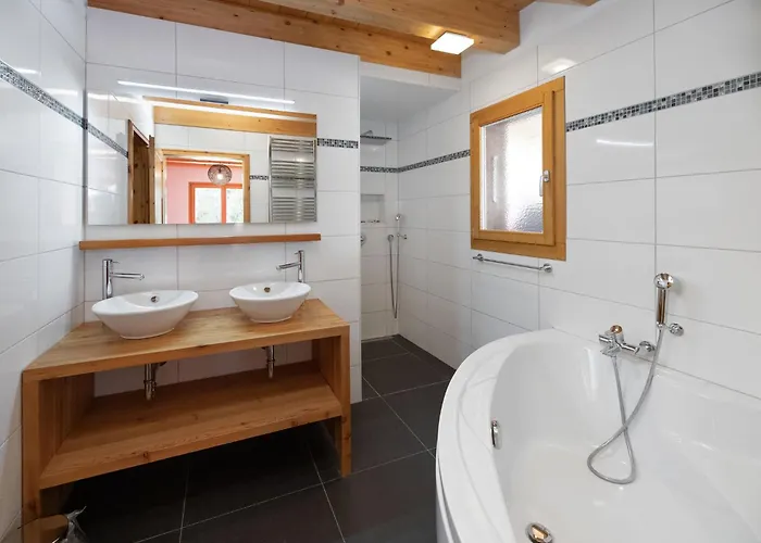 Banksia By Interhome Chalet *
